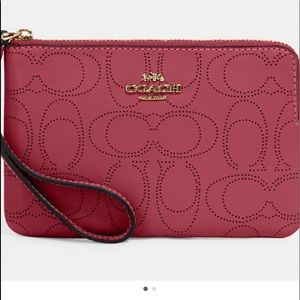 NEW AUTHENTIC COACH LEATHER SIGNATURE CORNER ZIP PART OF THE NEW COACH INVENTORY